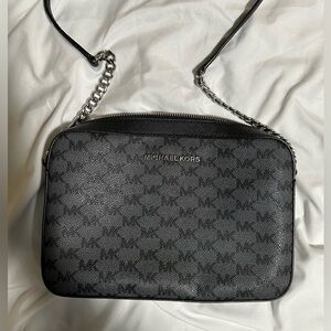 {MICHAEL KORS} JET SET LOGO CROSSBODY BAG